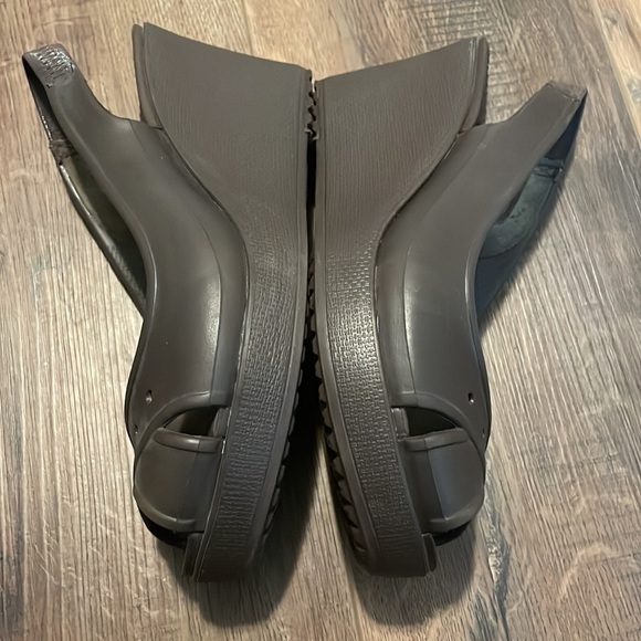CROCS Farrah wedges Size W8 Espresso - Picture 6 of 11